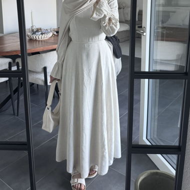 Robe beige à manches longues