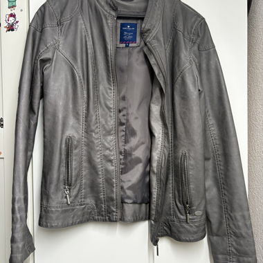 graue lederjacke