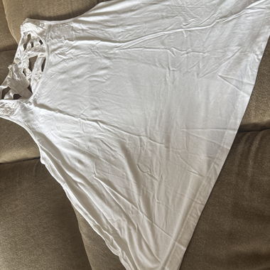 Débardeur blanc en dentelle