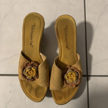 Tamaris – Orange Sandalen mit Korkabsatz