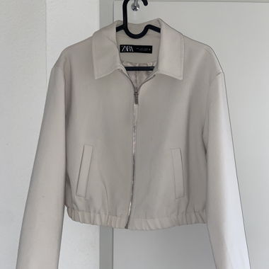 Veste courte zippée beige ZARA