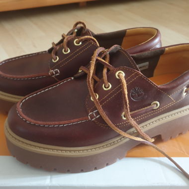 Timberland brown leather boat shoes