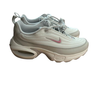 Ungetragene Nike Sneaker