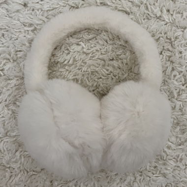 Réchauffeurs d’oreilles en fausse fourrure blanche