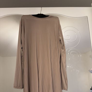 Zweiteiler in Beige 