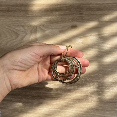 Collier à col rond en forme de cercle doré