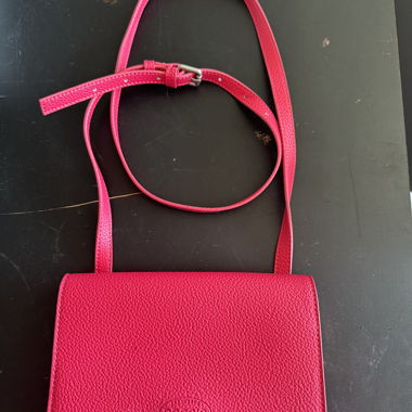 Borsa a tracolla rosa di Francesco Rossi