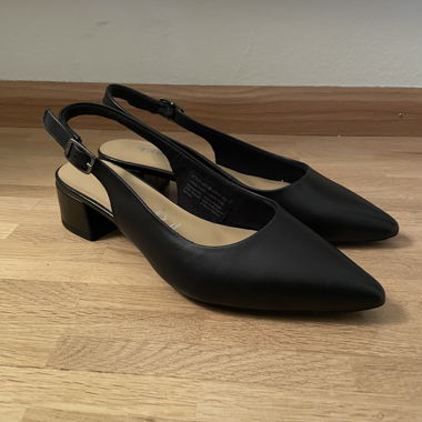 Real leather pointed toe ballerinas