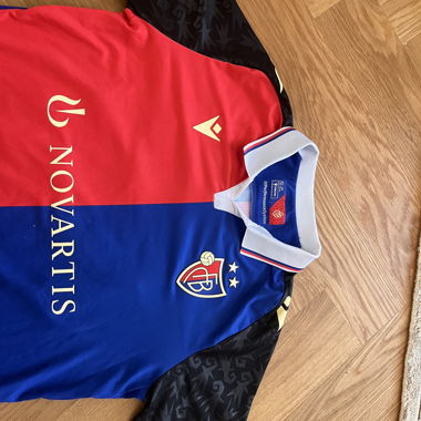 Maillot domicile du FC Bâle 1893