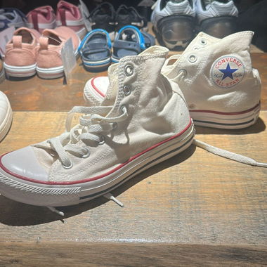 Converse size 37