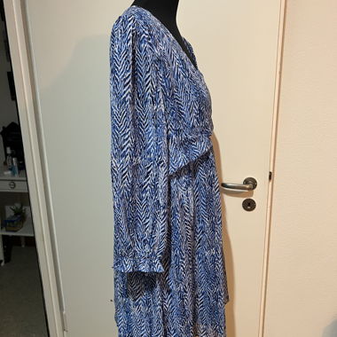 Blue patterned dress