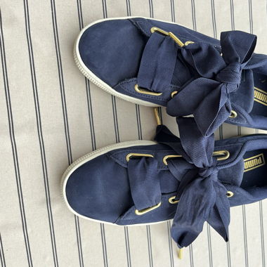 Scarpe blu navy con lacci a fiocco