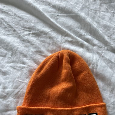 orange mütze K A R L K A N I