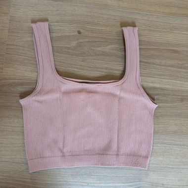 Top corto rosa ZARA taglia XS 18 giugno 2026 alle 07:42
