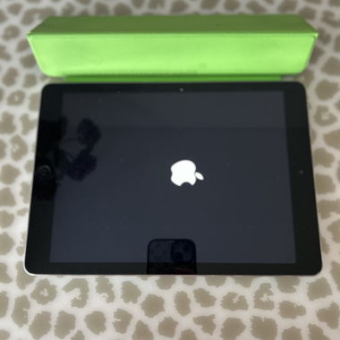Apple IPad (two pieces)