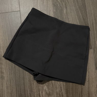 Gonna con pantaloncino mini nera Zara