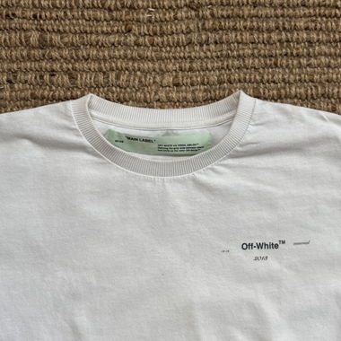 T-shirt grafica Off-White