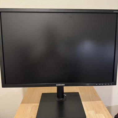 Monitor Samsung 62 cm diagonale (24 pollici)