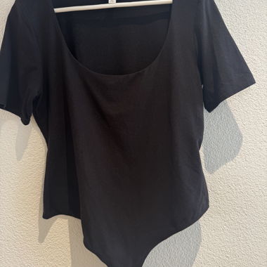 H&M black body Size large