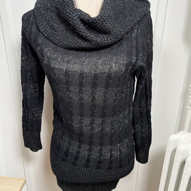 Robe pull en maille torsadée noire