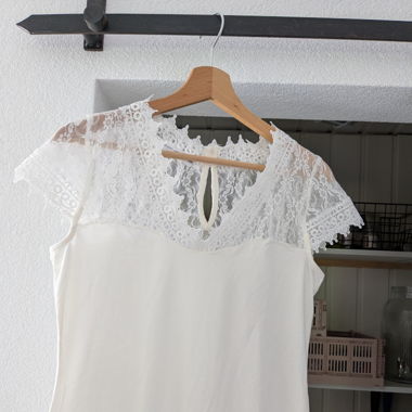 T-shirt blanc dentelles