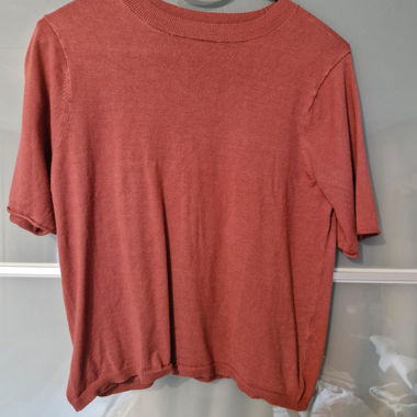 Top in maglia a maniche corte rosso ruggine