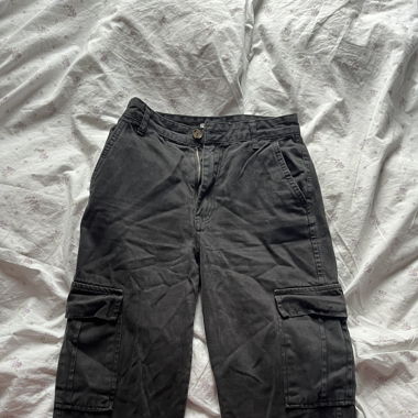 black cargo pants 