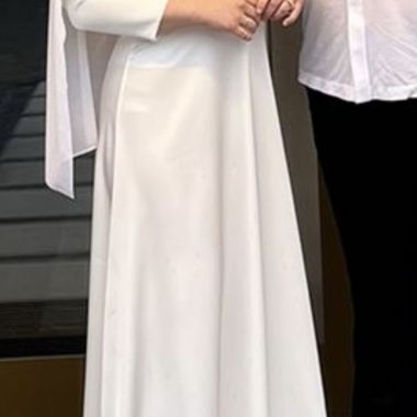 Weisses langes Kleid