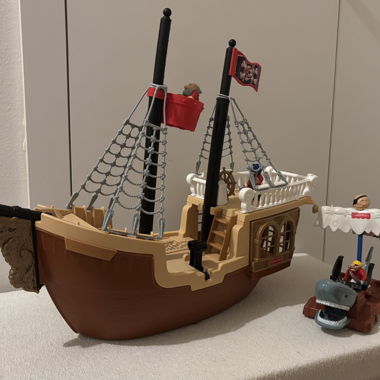 Nave pirata Fisher-Price con personaggi