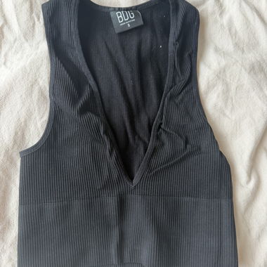 Top nero a coste di BDG