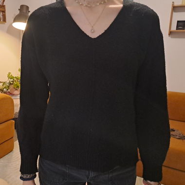 Pull en maille col V noir