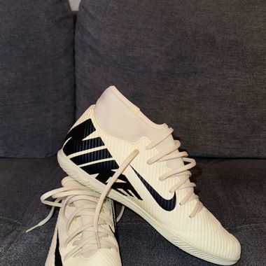 soccer shoes for indoor soccer