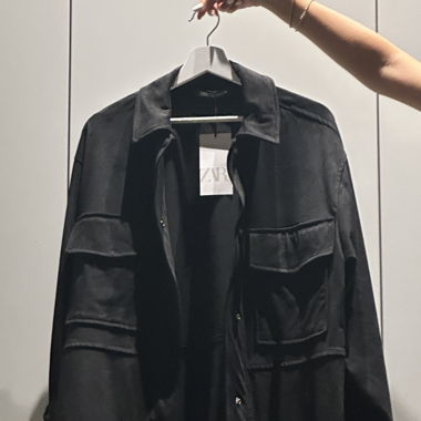 Schwarze Zara Jacke (Wildleder Optik)