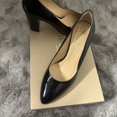 Schwarze Lack-Pumps Gr. 35