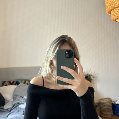 black shoulder-free longsleeve