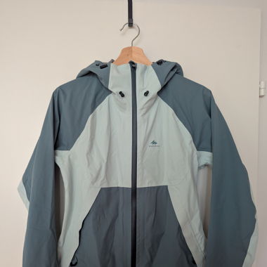 Schöne Regen-/Softshelljacke von Quechua