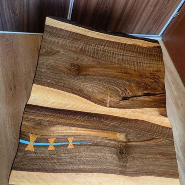 Nussbaum Tisch