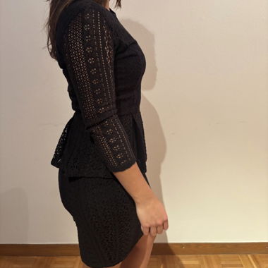 Schwarzes Spitzenkleid