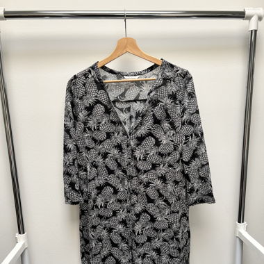 Luftiges Kleid mit Ananasprint