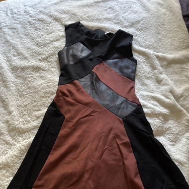 Robe cintrée évasée 