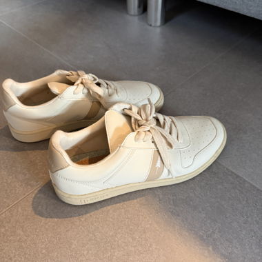 Neuves Baskets blanches NIKIN taille 39