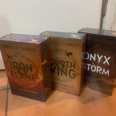 Fourth Wing 1-3 con taglio colore nuovo