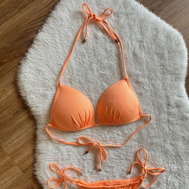 tolles, eher knappes Bikini