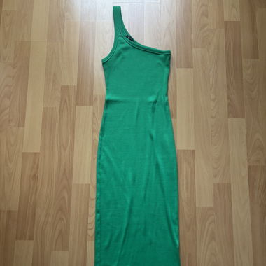 Robe verte asymétrique