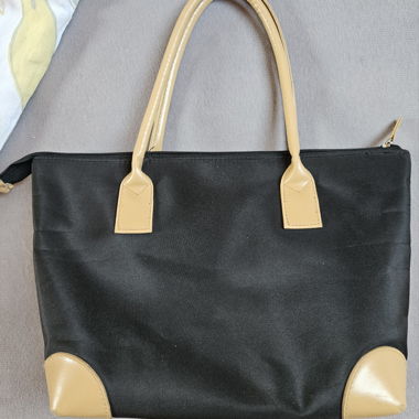 Sac en tissu noir avec poignées