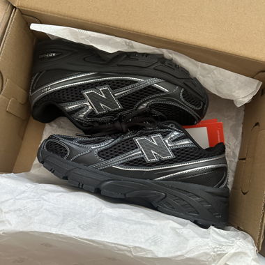 New Balance U740 Sneakers 37