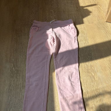 Pinke Jogginghose
