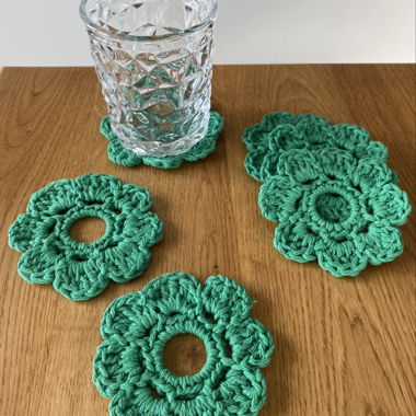 Sous-verres fleurs au crochet – lot de 6
