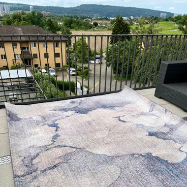 Indoor square rug