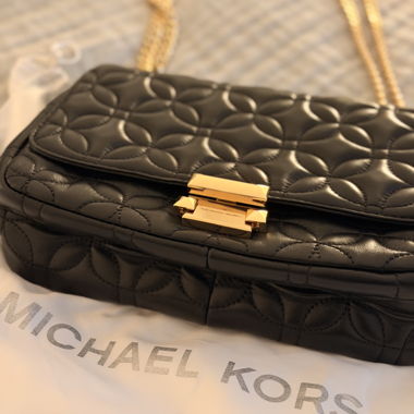Michael Kors schwarze Schultertasche